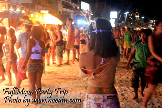 พาชมบรรยากาศงาน Full Moon Party เสน่ห์ที่ไม่อาจลืม บนหาดริ้น เกาะพะงัน จังหวัดสุราษฎร์ธานี